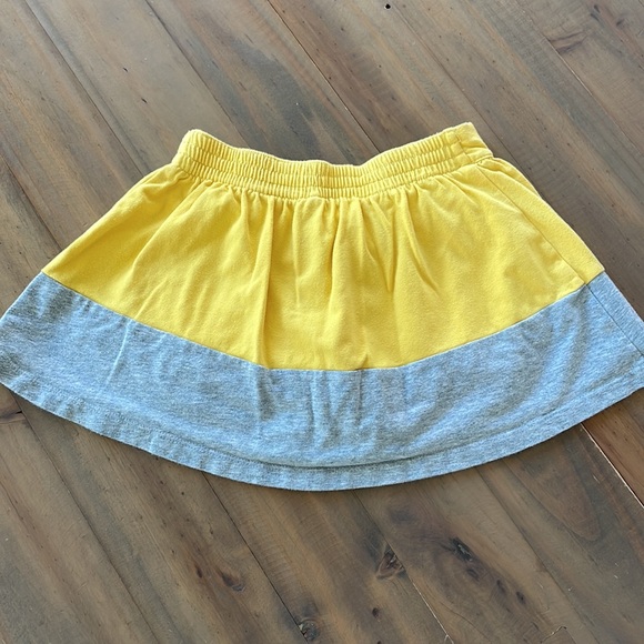 🌷5/$20🌷 Old Navy Skort 2T - Picture 4 of 4